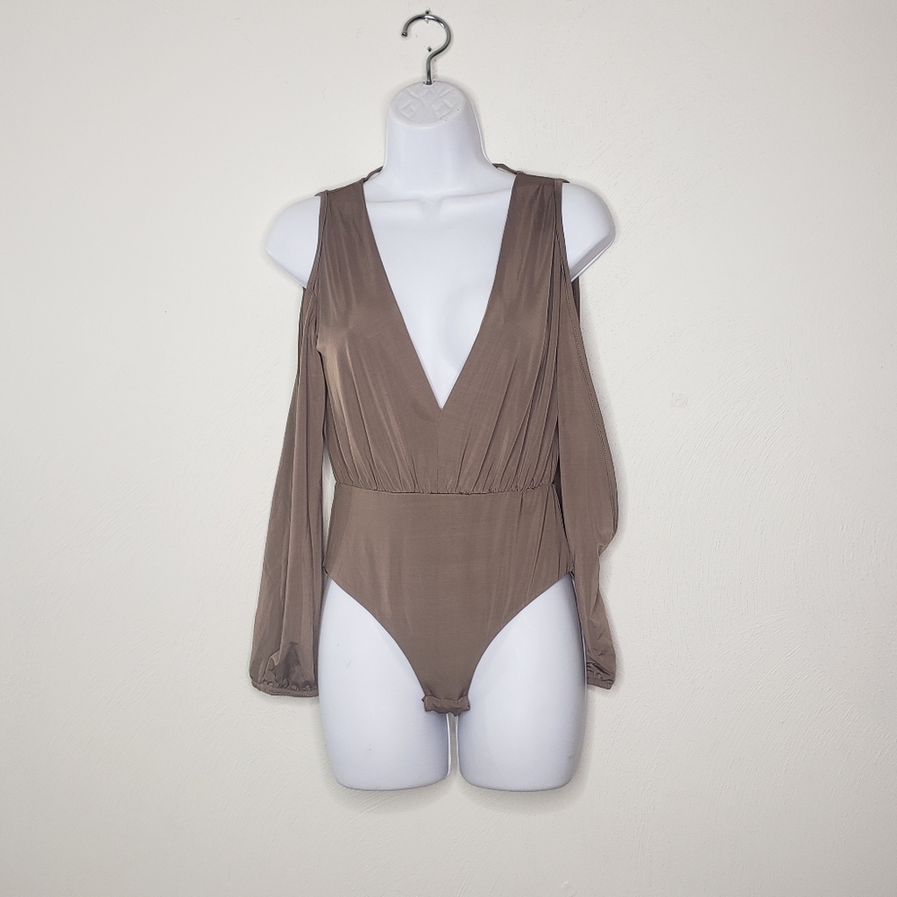 Makers of Dreams Cold Shoulder Long Sleeve Bodysuit Size Small
